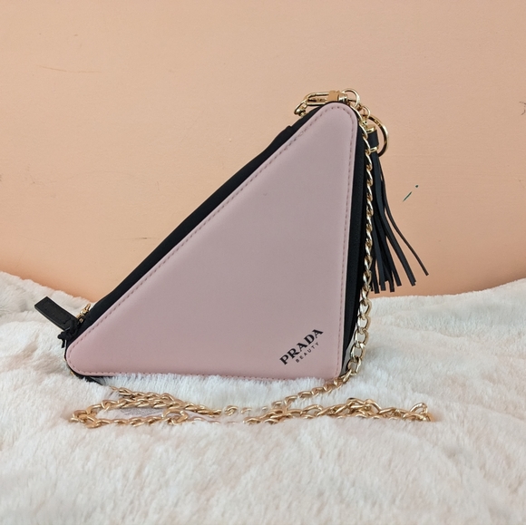 Prada - Picture 7 of 12